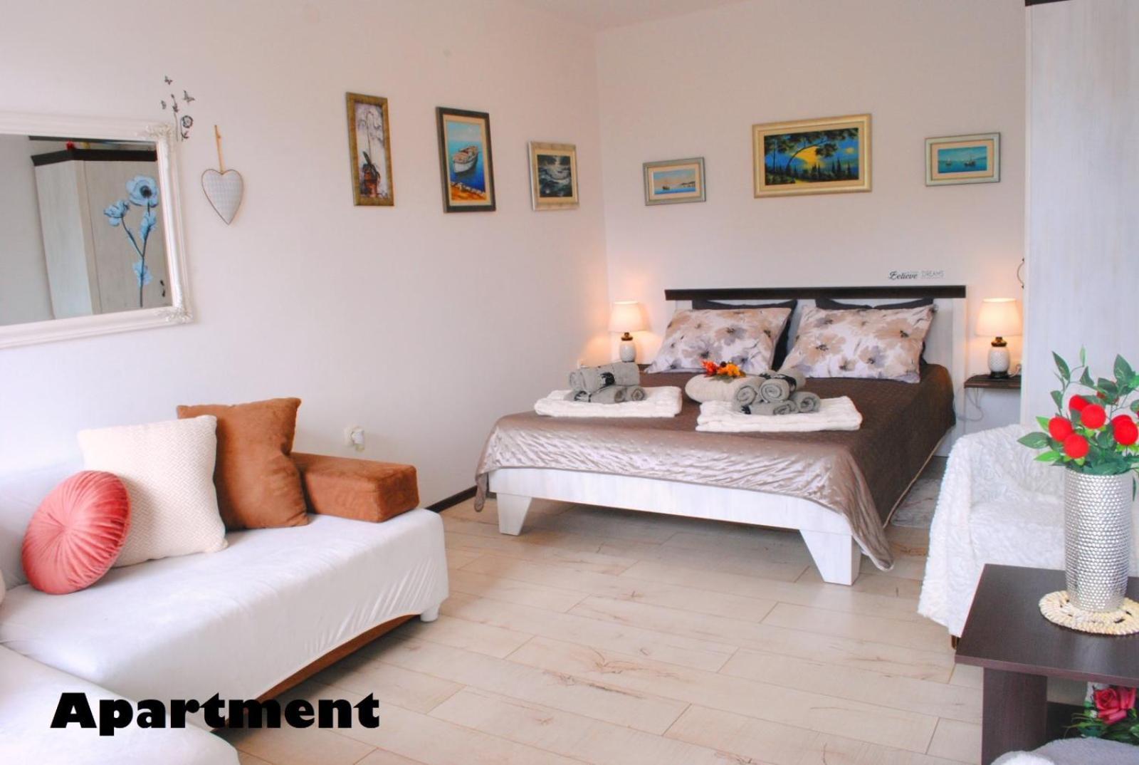 Sunshower Apartment And Studio Сплит Екстериор снимка