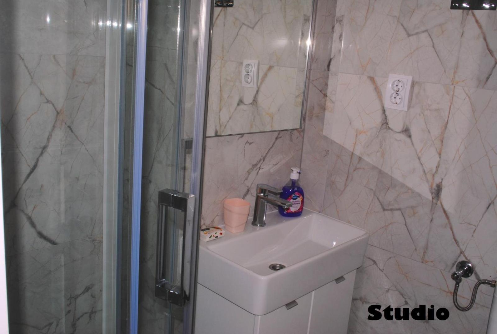 Sunshower Apartment And Studio Сплит Екстериор снимка