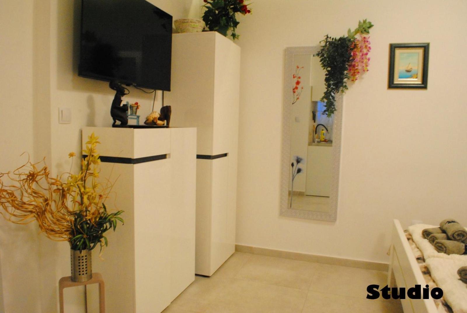 Sunshower Apartment And Studio Сплит Екстериор снимка