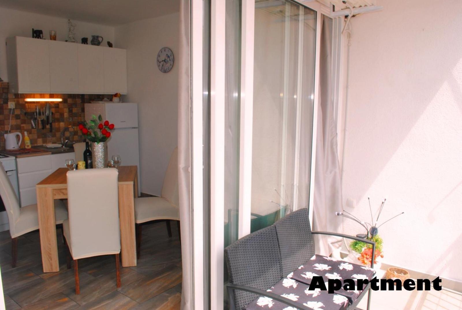 Sunshower Apartment And Studio Сплит Екстериор снимка