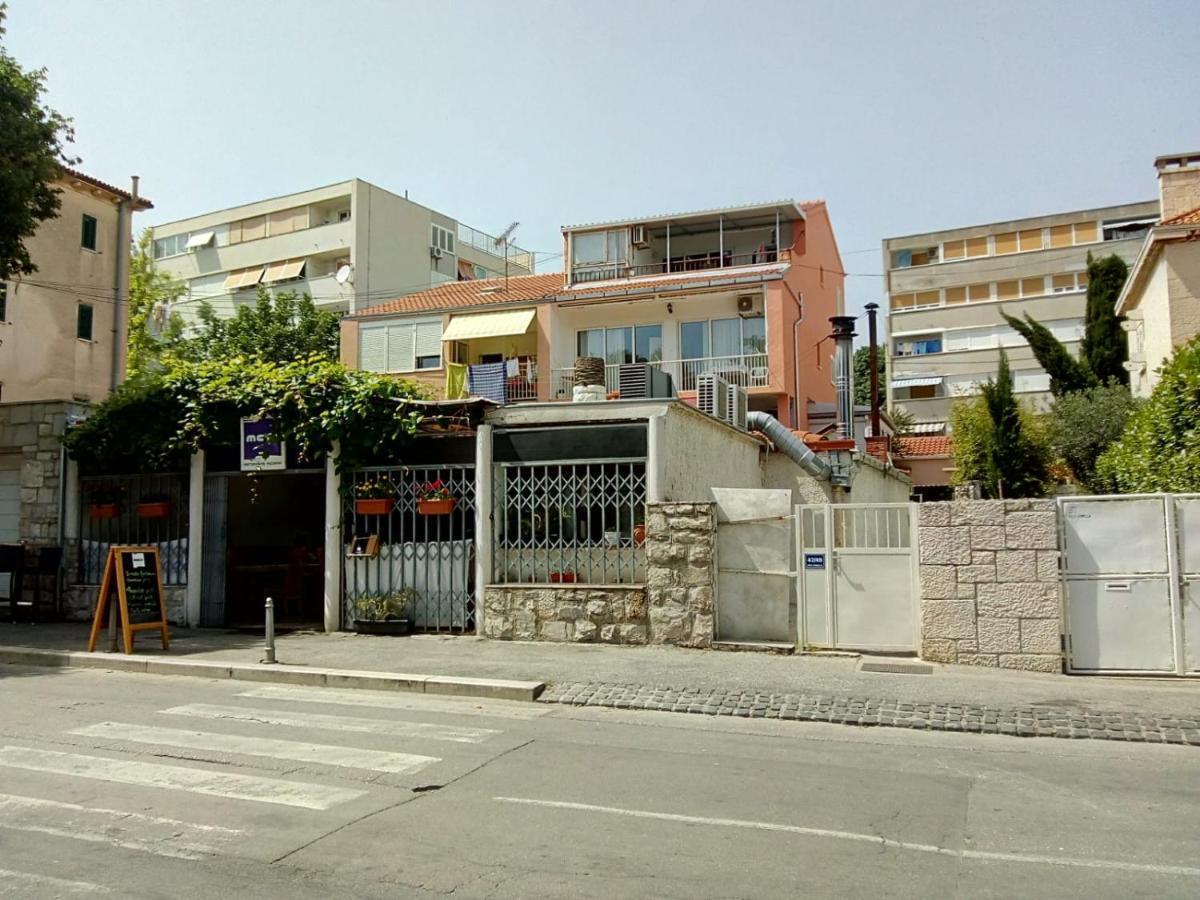 Sunshower Apartment And Studio Сплит Екстериор снимка